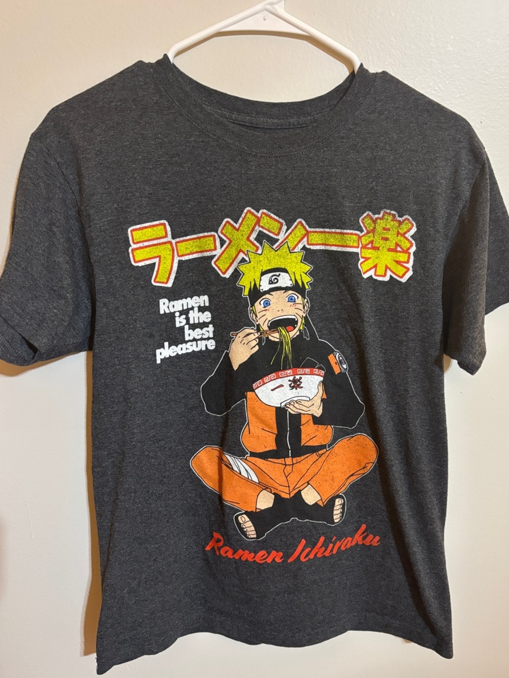 Naruto Ramen Graphic Tee- Dark Gray & Orange size men’s small 34/36
